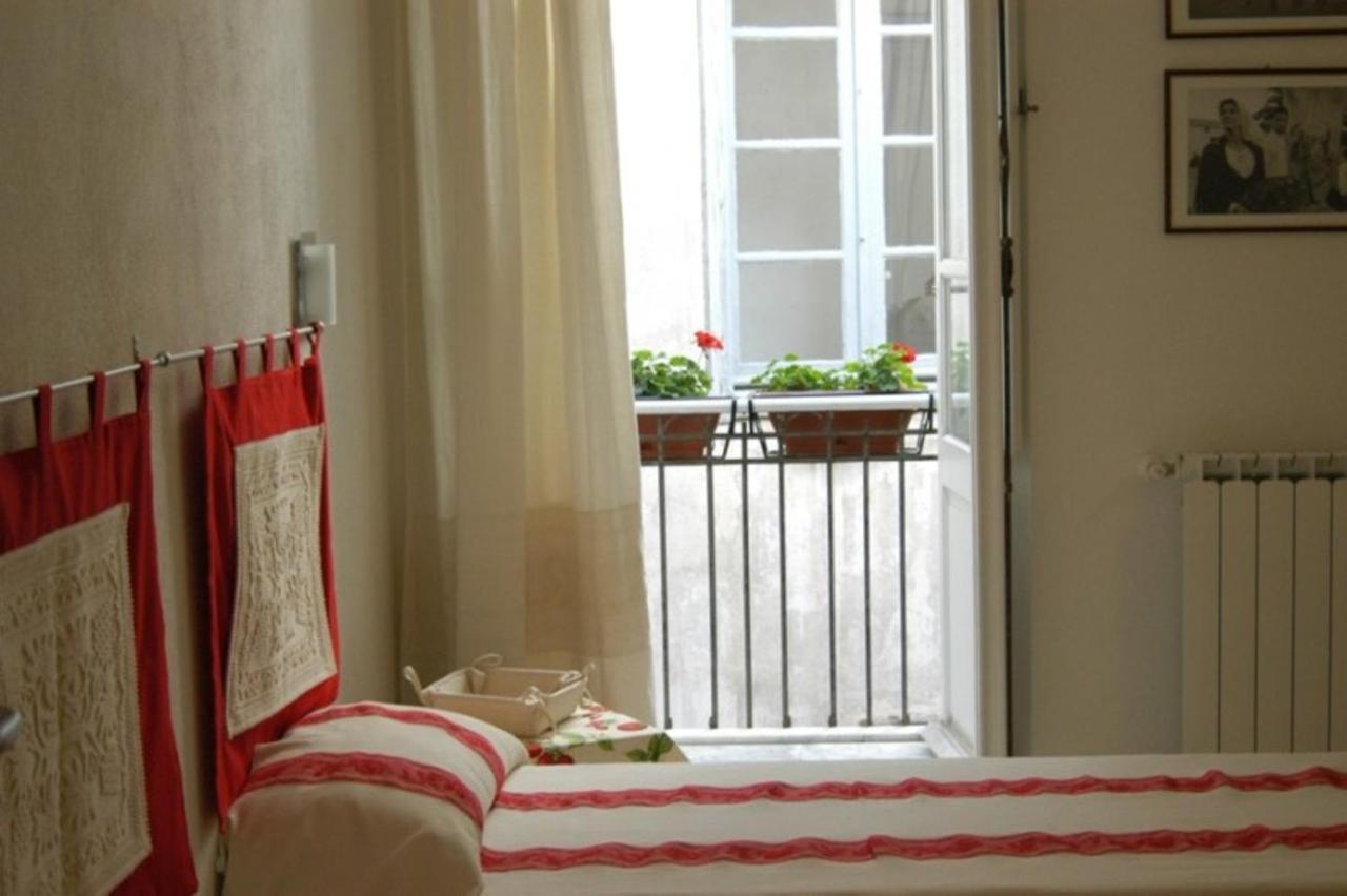 Bed and Breakfast L'Arco Кальярі Номер фото
